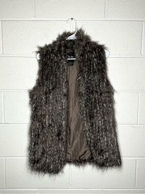 < Me Jane Brown Faux Fur Vest Size Large >